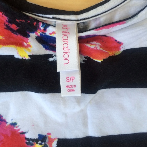 Floral Stripe Crop Top - Picture 3 of 4